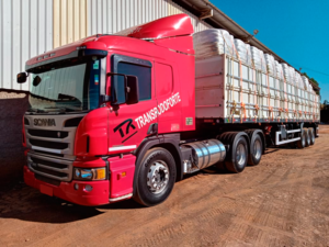 Foto-caminhão-com-carregamento